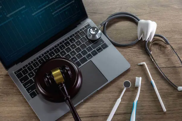 Avocat préjudice corporel dentaire : recours après soins ratés