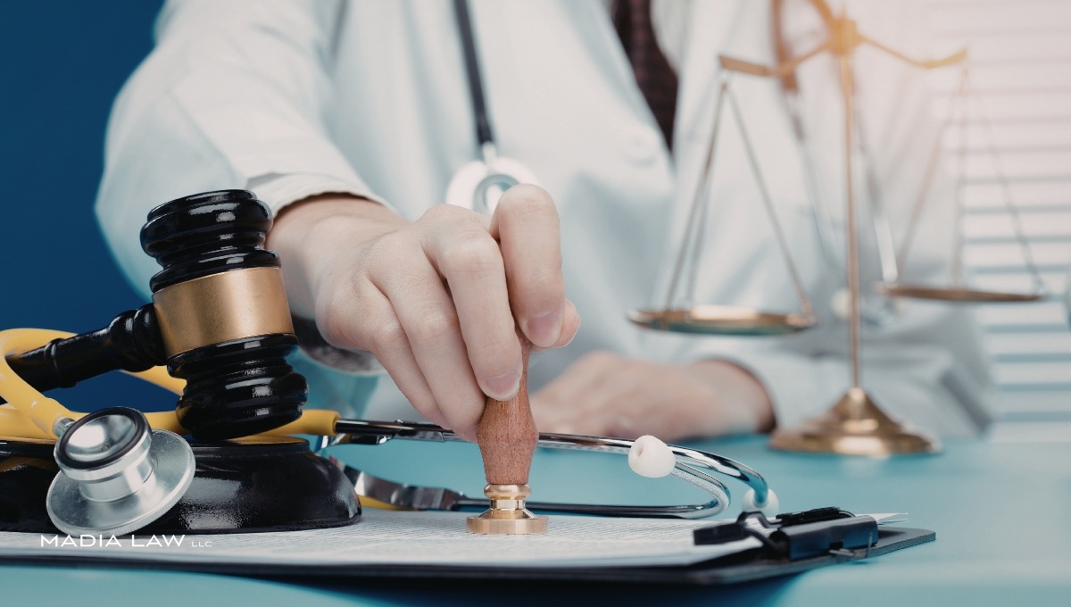 Soins dentaires ratés, implant mal posé, douleur ou sourire abîmé : comprenez vos recours avec un avocat en préjudice corporel dentaire.
